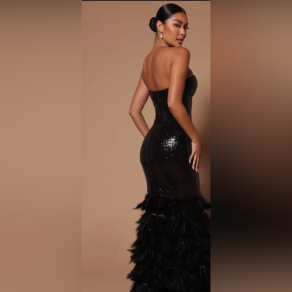 Beautiful chic and Sexy dress …worn for 3 hours - prestige condition - LIKE New